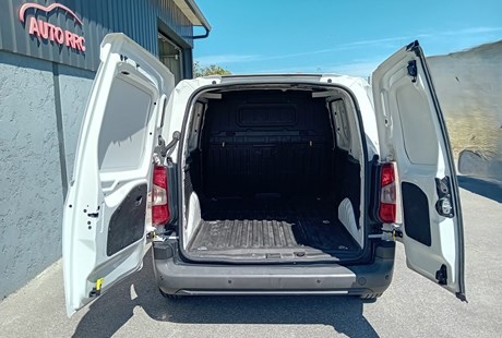 MT0946